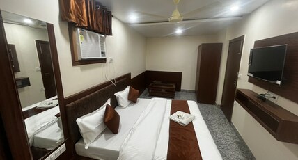 Hotel Babu Palace Room Type - Super Deluxe Room
