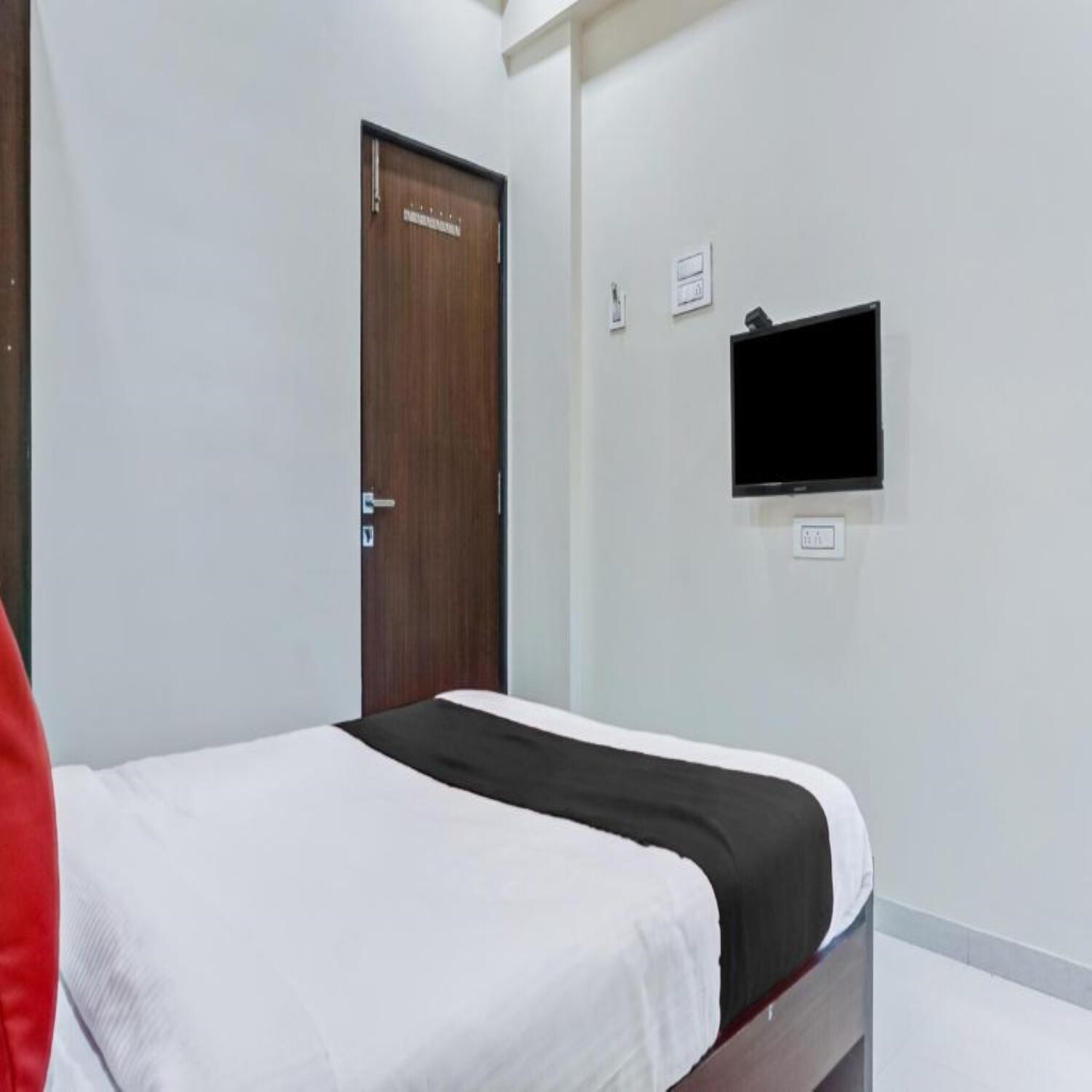 Hotel Yash Regency - Tap to explore photos