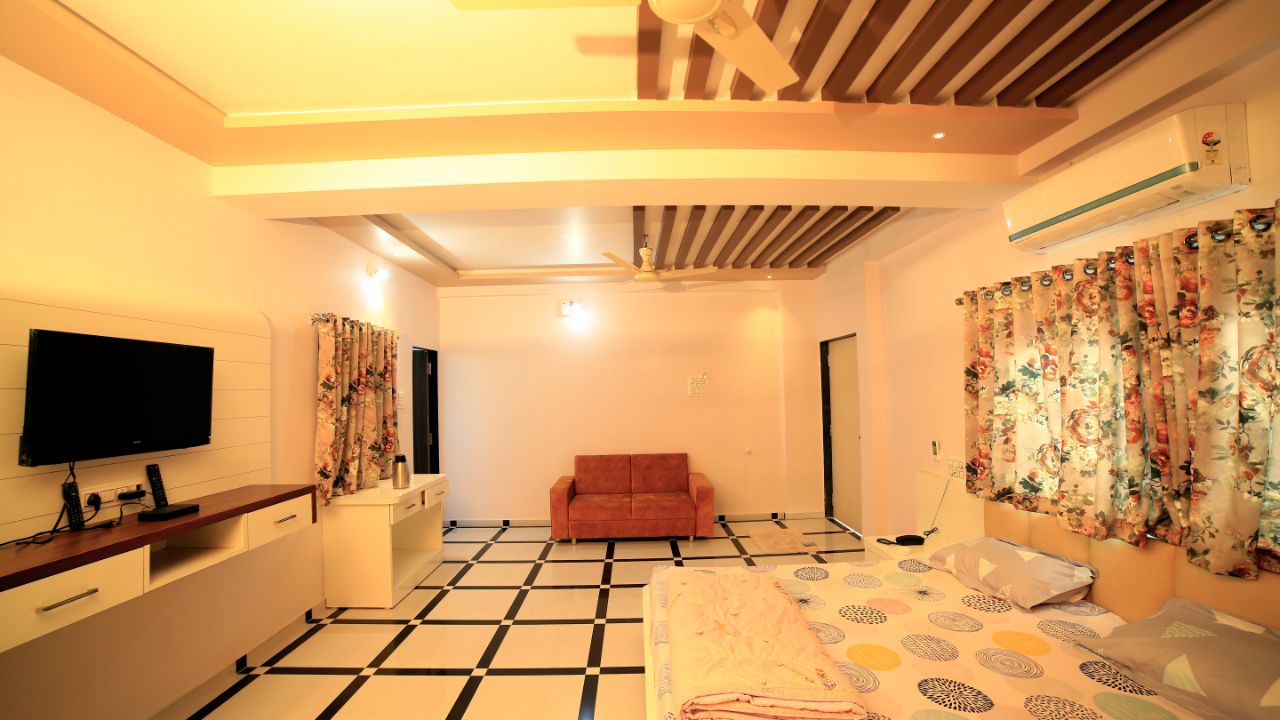 The hotel vaibhav inn - Tap to explore photos