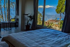 The Oak Retreat Lamahatta