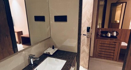PAHADI CONVENTION Room Type - Executive Room With Balcony PAHADI CONVENTION Room Type - Executive Room With Balcony