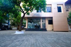 Hotel Peace International