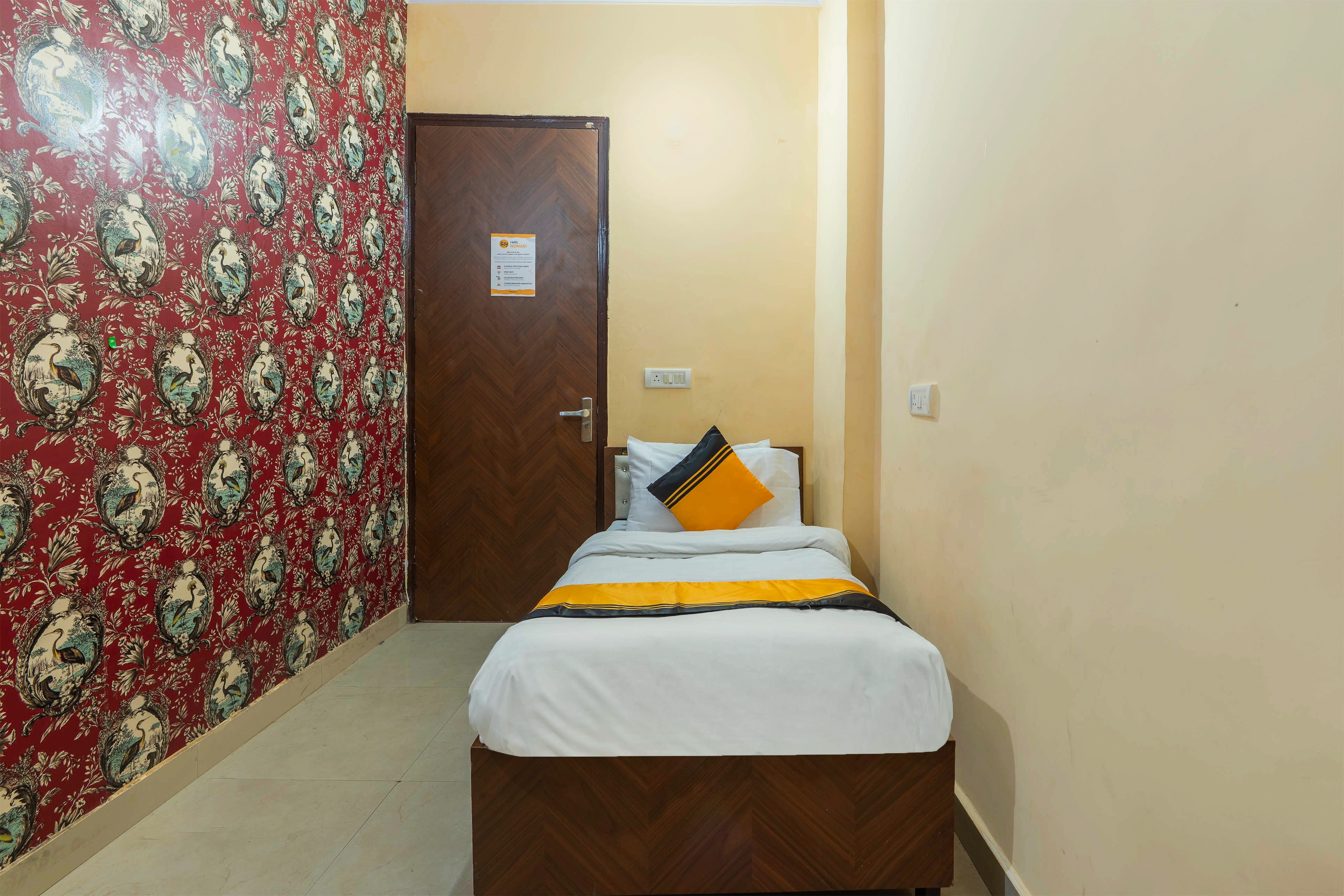 Itsy Hotels Saina Stay Inn - Tap to explore photos
