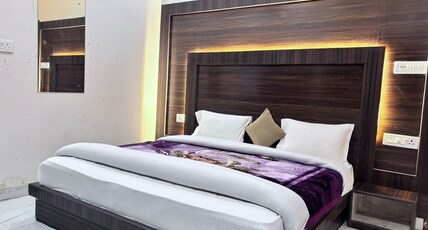 Hotel Shri Mohini Kunj Vindavan By HRG Room Type - Deluxe Room