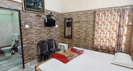 Teerth Guest House Room Type - AC Double Room