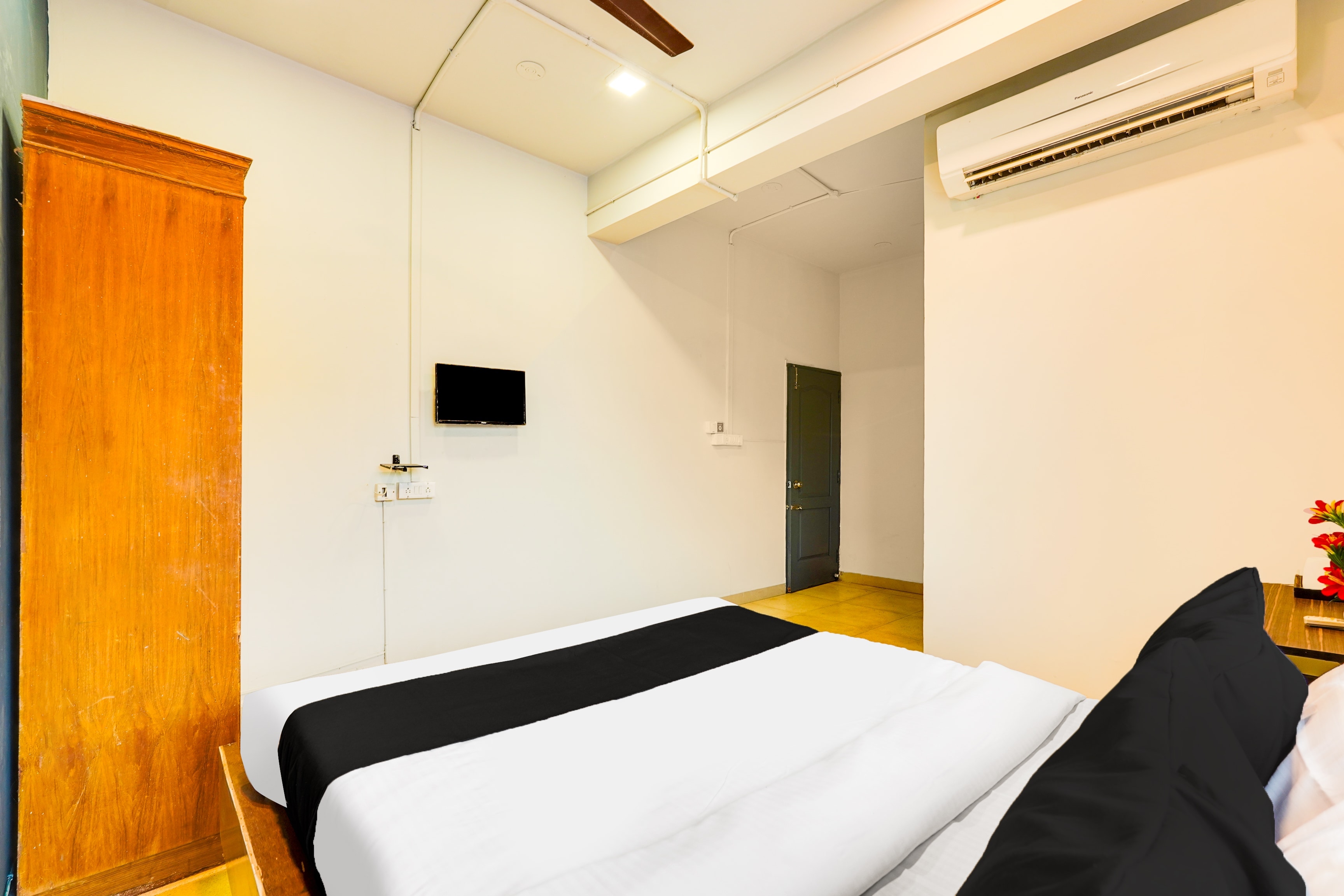 Hotel O ECR Stays Near Nemmeli Beach Formerly GVS Homes - Tap to explore photos