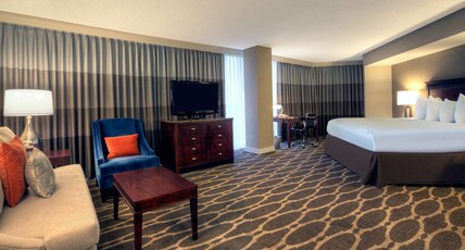 Hilton Houston Westchase Room Type - 1 KING BED JUNIOR SUITE