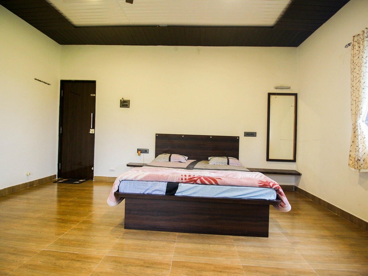 Hotel Ekant Tourist Resort - Tap to explore photos