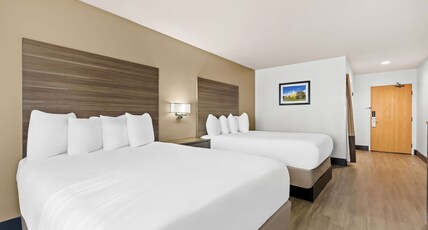 Best Western Plus Caldwell Inn & Suites Room Type - Accessible - 2 Queen, Mobility Accessible, Communication Assistance, Bathtub, Non-Smoking, Full Brea