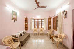 Beautiful 4BHK Homestay Near The Kings Meadows