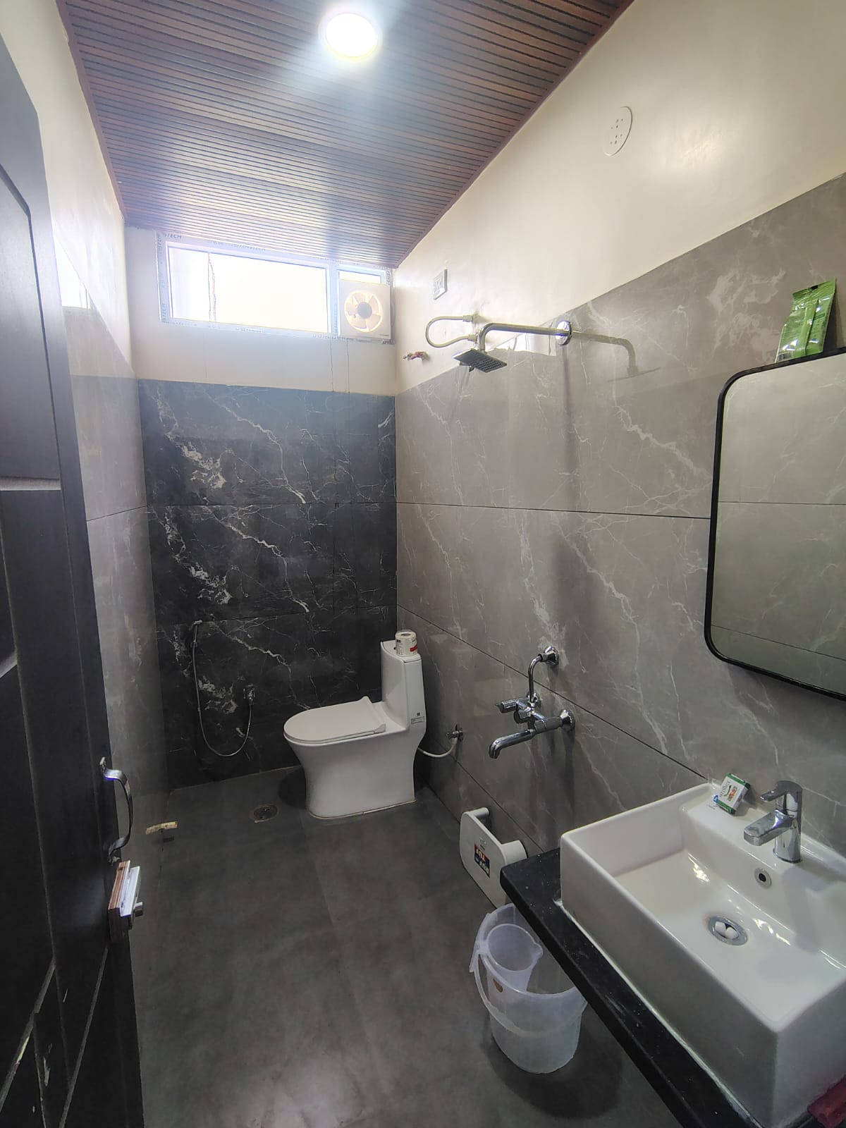 THE WHITE ELEPHANT BOARDING & LODGING - Tap to explore photos