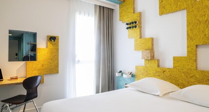 Greet Hotel Rennes Pace Room Type - Pure room with double bed