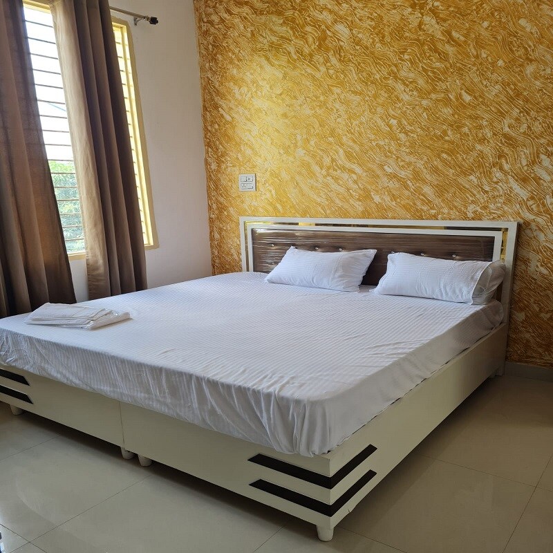 HOTEL GULMOAR INN - Tap to explore photos