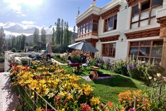 Namra Villa | Majestic Mountains View