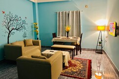 Cosy Mountain View AC Bedroom