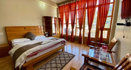 Hotel Mansarovar Inn Room Type - Deluxe Room First Floor With Balcony View