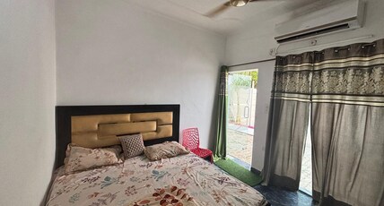 Walias Croft  3 Private rooms   Pool   City break Room Type - Bedroom 2