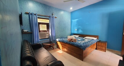 Hotel Gauri and Restaurant Room Type - Deluxe Room