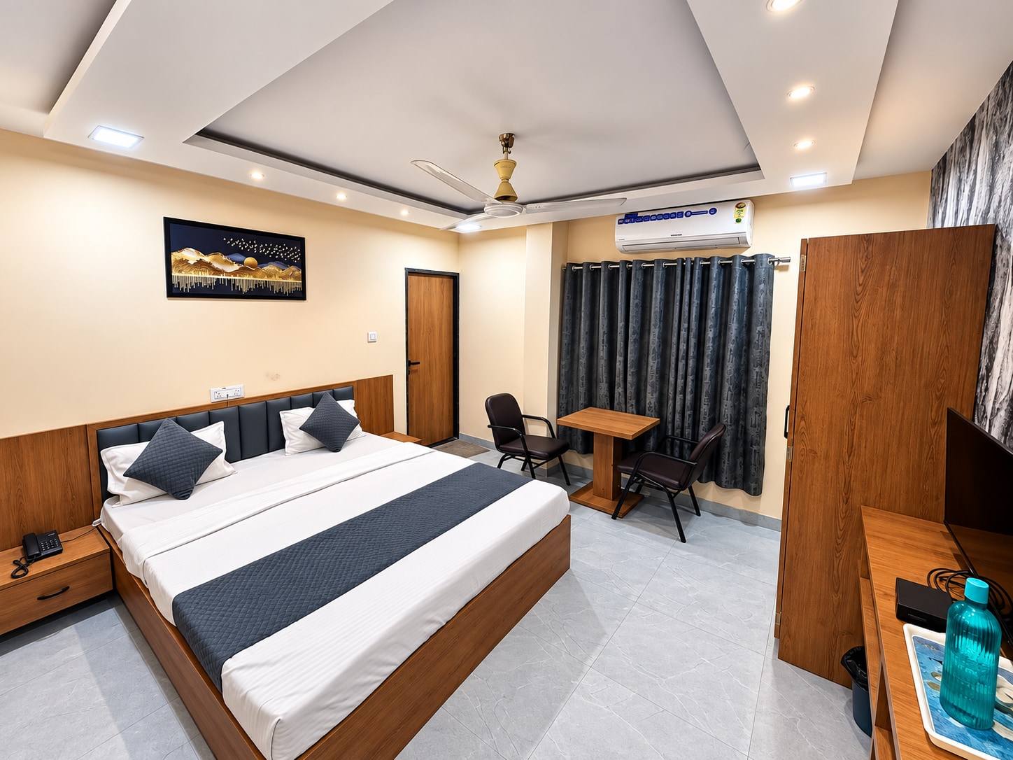 StayGuru Hotel Paradise Inn - Tap to explore photos