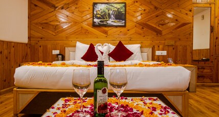 Hotel Monal-5 Min Drive From Mall Road. Room Type - Honeymoon Suite with Steam Bath