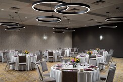 Holiday Inn Boston - Dedham Hotel & Conference Center
