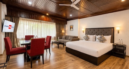 Hotel Metropolis Nearby Dal Lake Room Type - Executive Suite Room AC - Garden View Hotel Metropolis Nearby Dal Lake Room Type - Executive Suite Room AC - Garden View