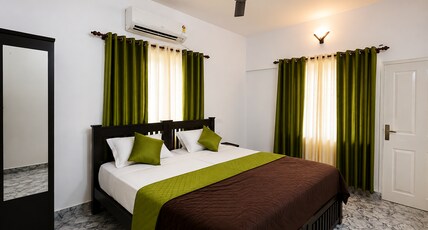 Ravis Beach Villa Room Type - Deluxe Room AC
