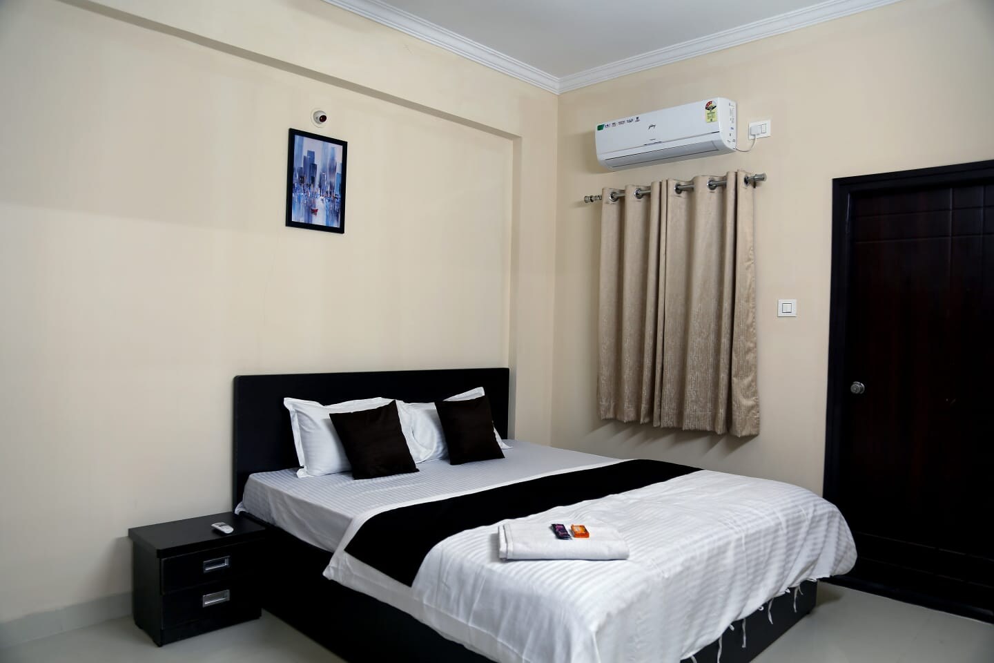 Pursukoon Residency (RK Hospitality Ventures) - Tap to explore photos