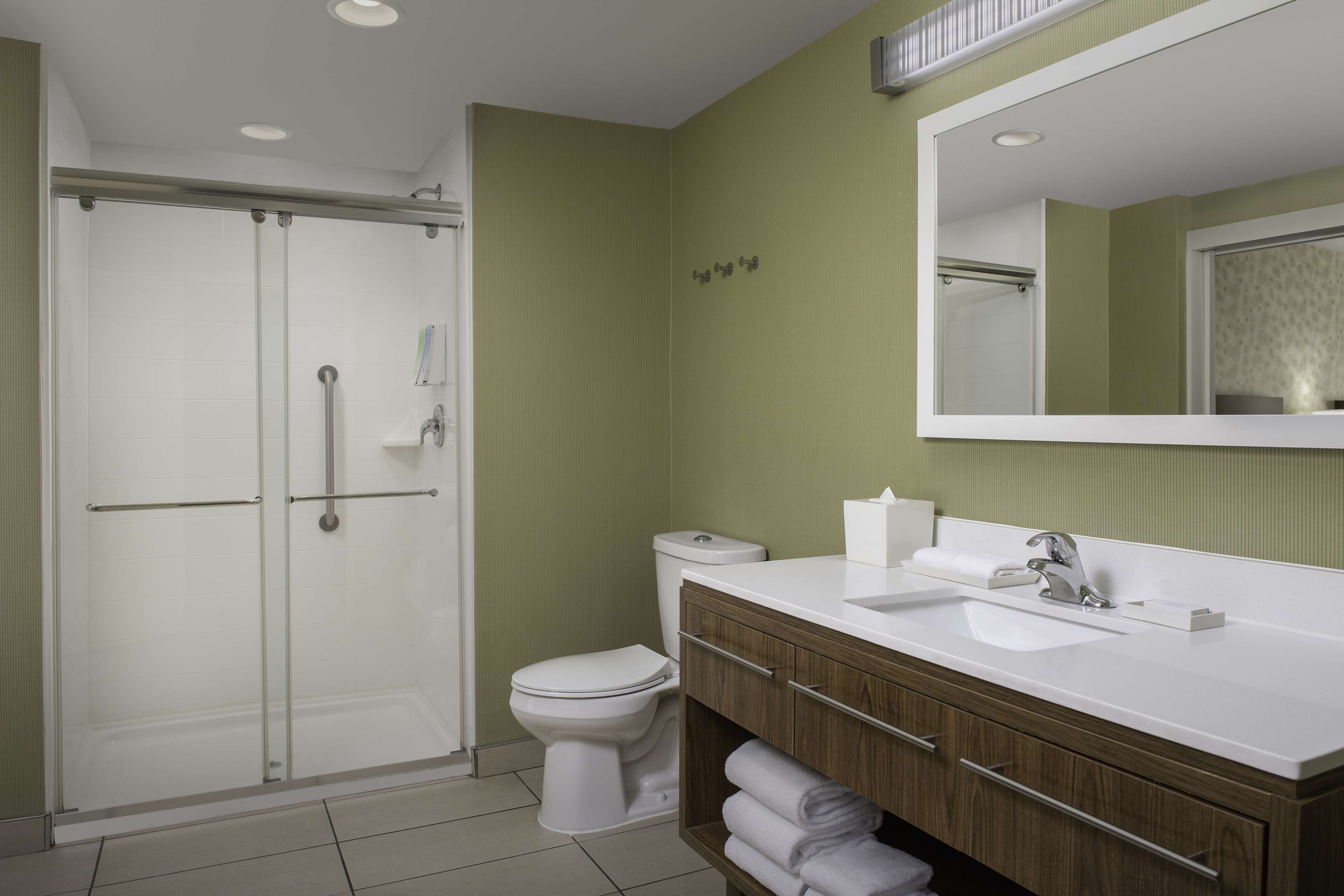 HOME2 SUITES BY HILTON SUMMERVILLE - Tap to explore photos