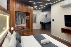 FamJam | 1Rk Diamond Dwell Penthouse