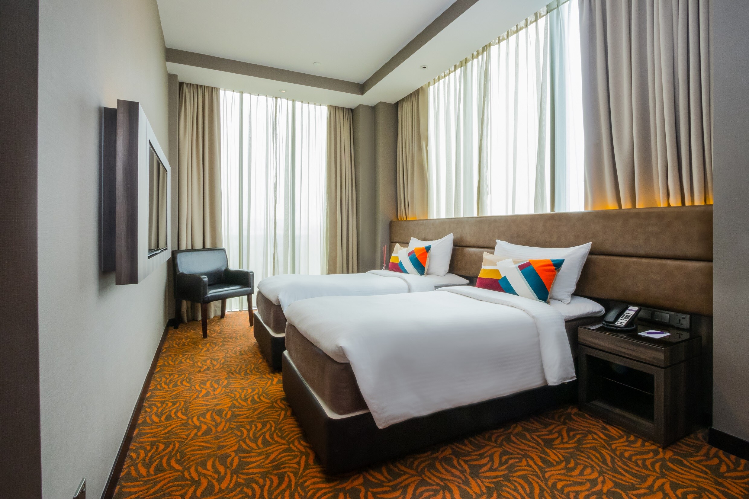 Aqueen Hotel Paya Lebar - Tap to explore photos