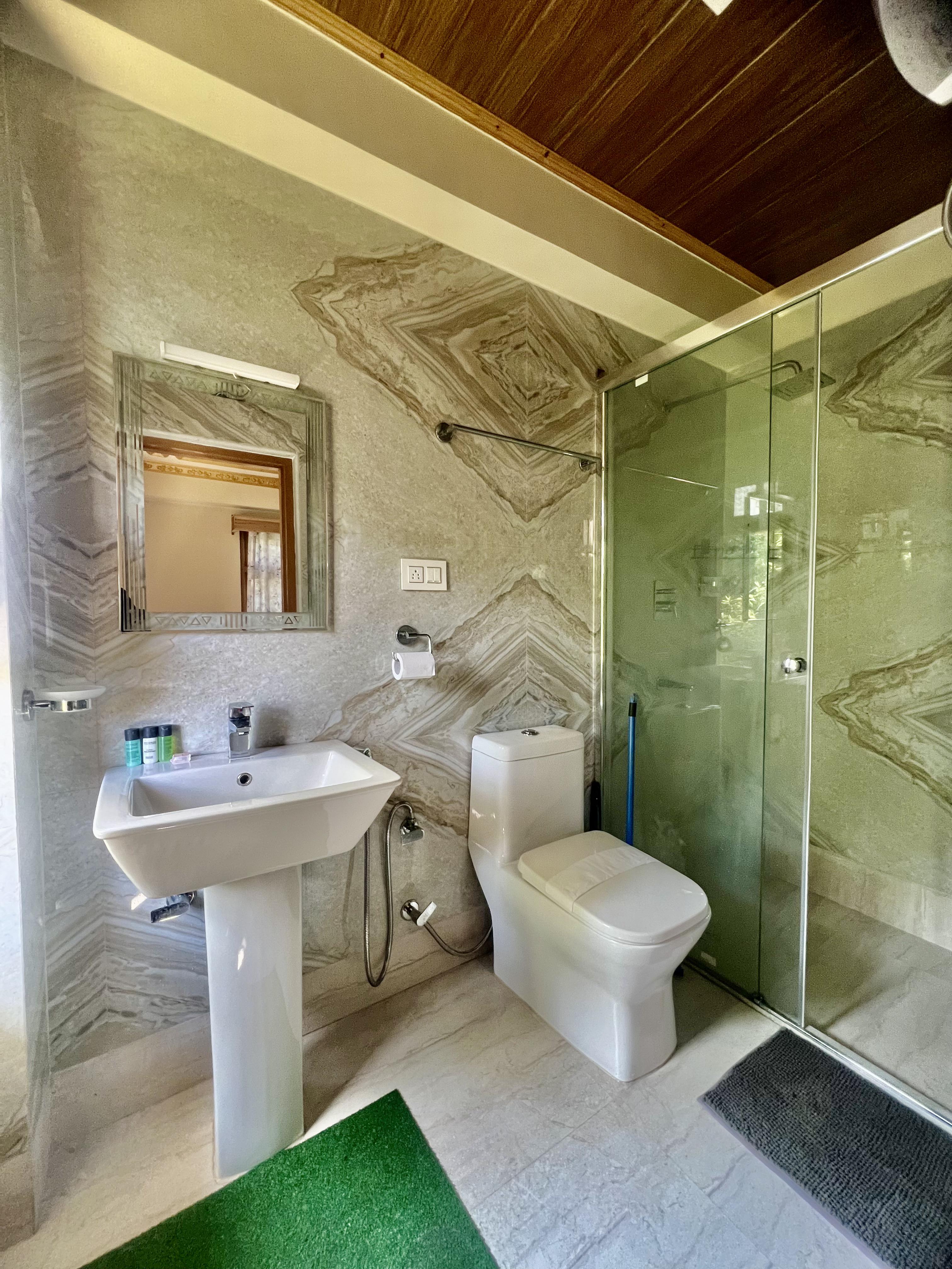 Demazong Guesthouse - Tap to explore photos