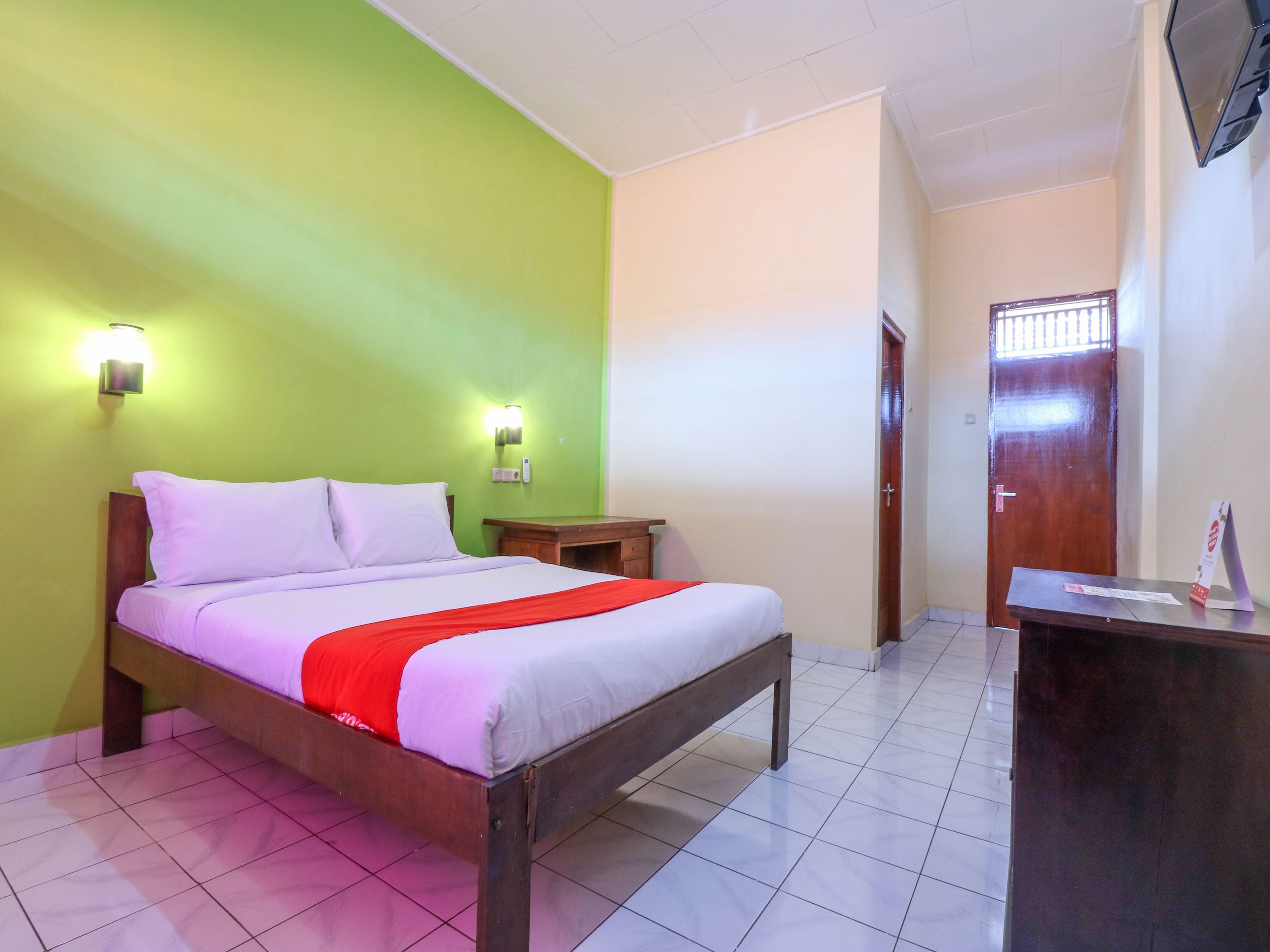 Hotel O Nan Berlian Inn - Tap to explore photos