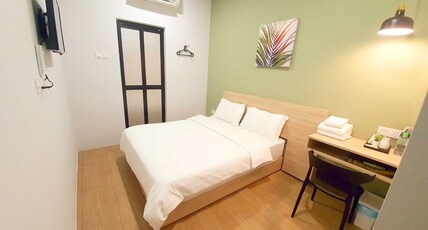 Hotel O Green Home Hotel Room Type - Standard Queen
