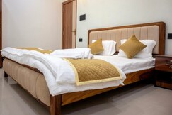 Address of Skyline Signature Suites