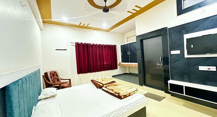 Hotel Dwarika -100 MTR from Bus Stand. Room Type - SUPER DELUXE ROOM (AC)