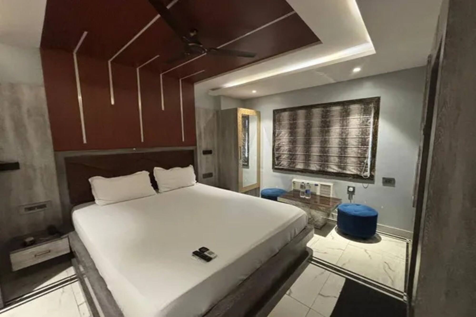 FabHotel The Ruby Park - Tap to explore photos