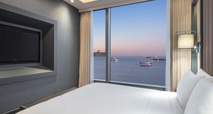 Hilton Istanbul Bakirkoy Room Type - GRAND DLX SUITE WITH VIEW