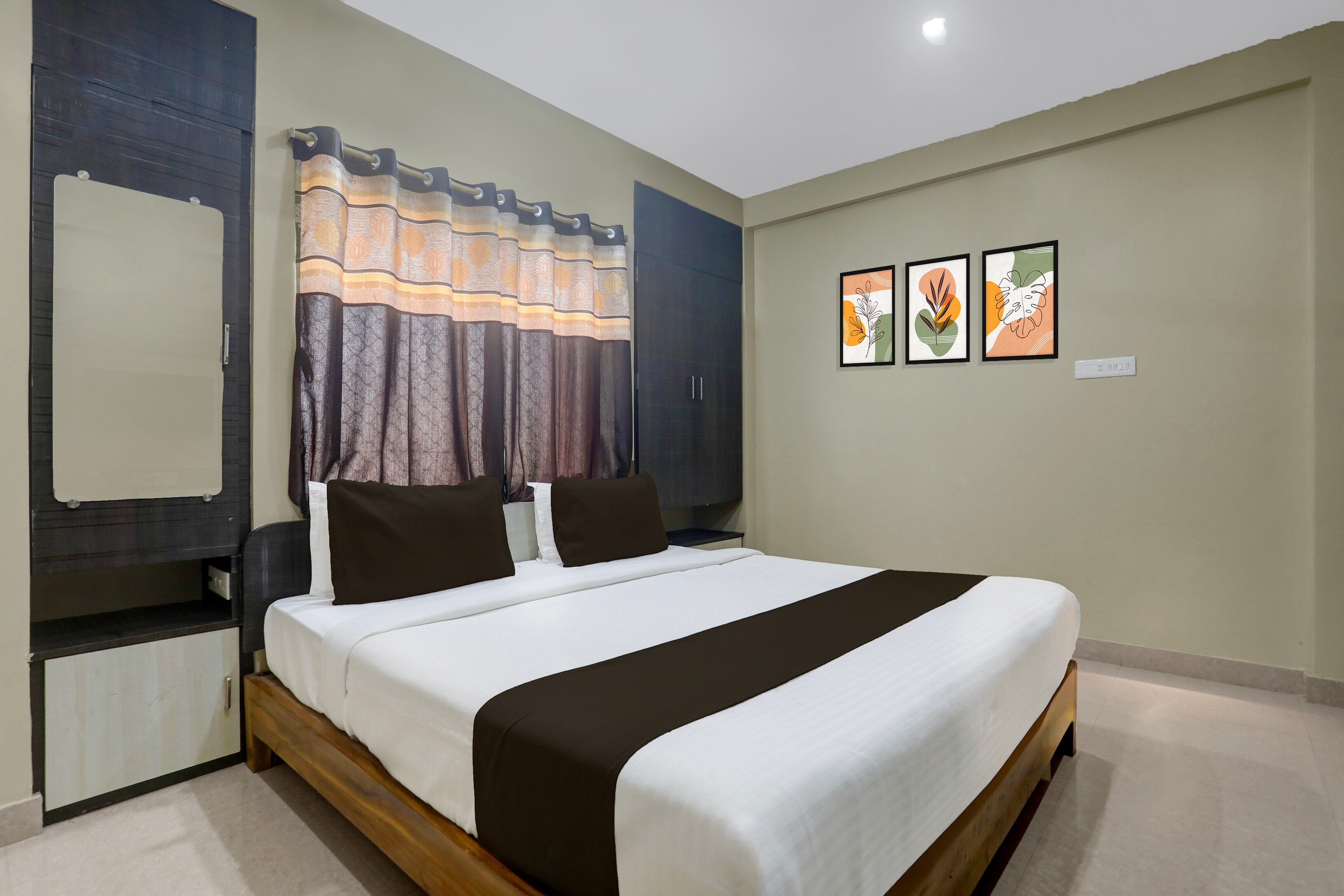 Super Hotel O New Marine Drive Puri Formerly Padmahar - Tap to explore photos