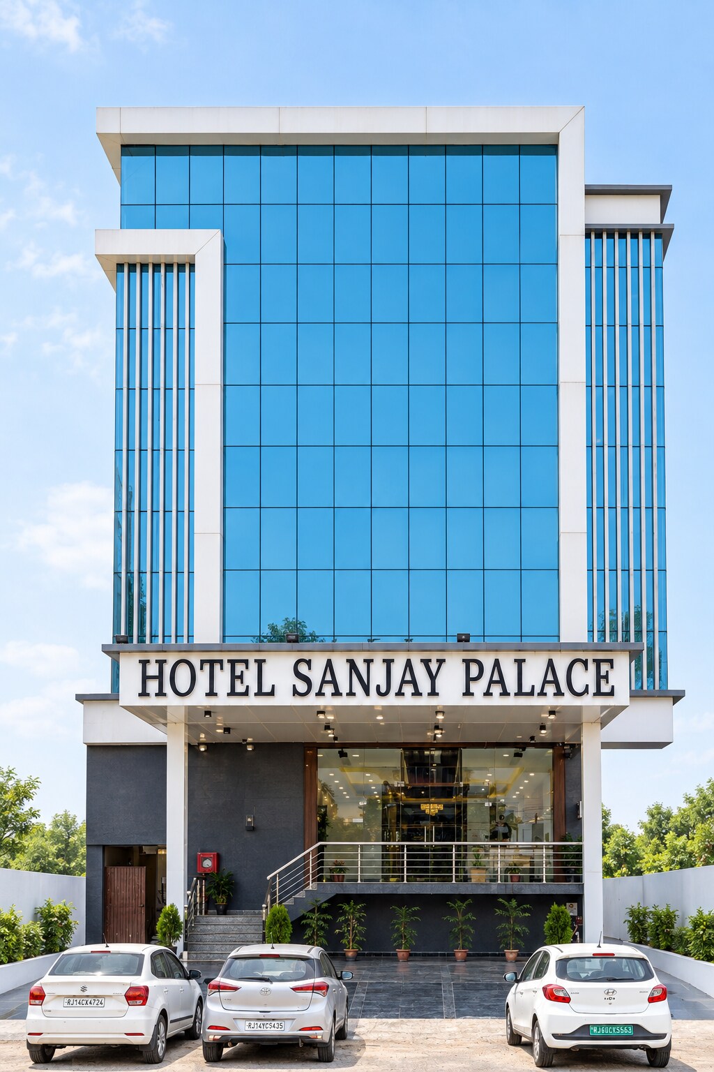 Hotel Sanjay Palace - Tap to explore photos