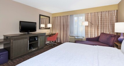 Hampton Inn by Hilton Waterbury Room Type - KING STANDARD NON SMOKING