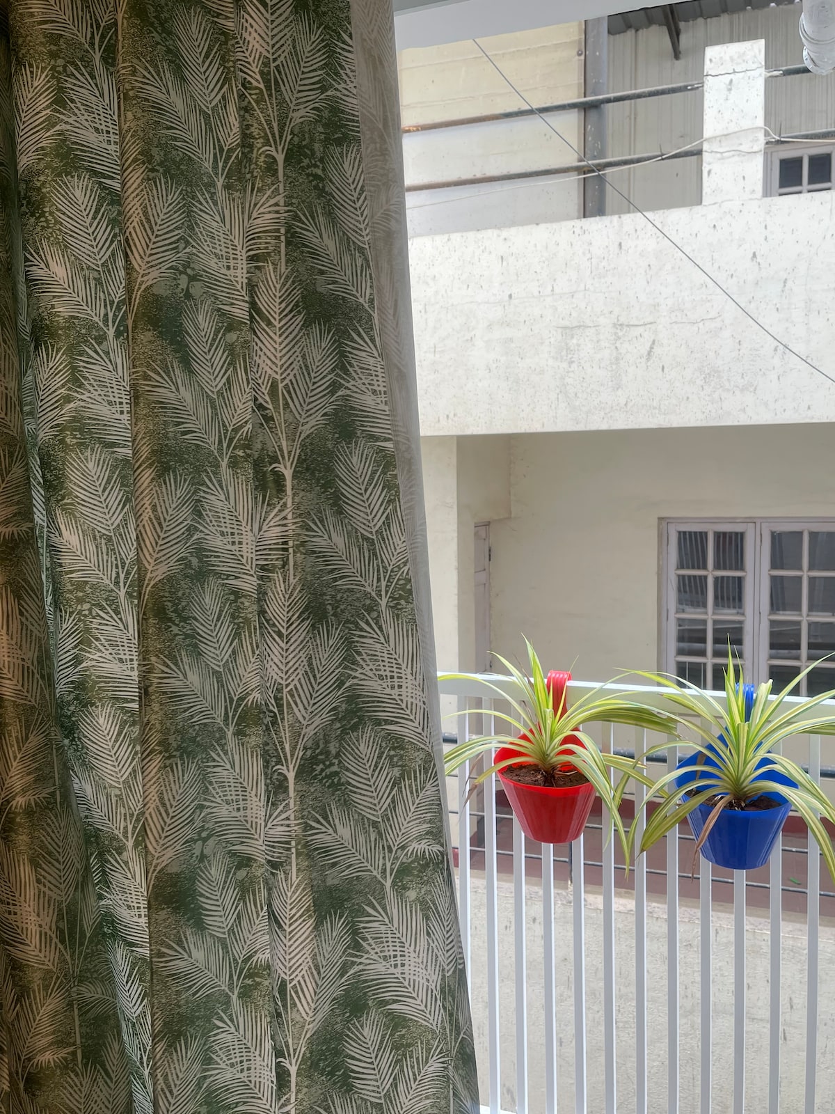 Brown Bubble 1BHK Kadugodi Metro 5 min walk ITPL - Tap to explore photos