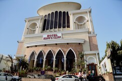 Kings Cliff Hotel