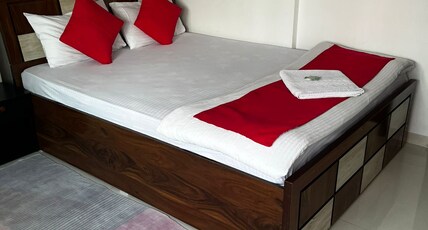 Ekab Magarpatta Corporate Stays Room Type - Deluxe room 3