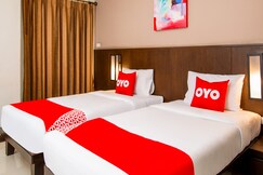 OYO 241 Ratana Hotel Sakdidet