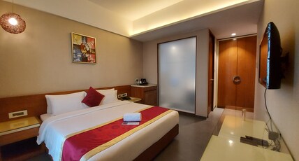 The Byke Business - Delotel | (Pan India Pure Veg Hotel Chain) Room Type - Super Deluxe king Bed