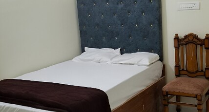 HOTEL ROYAL MISTY DELUX Room Type - single bed room