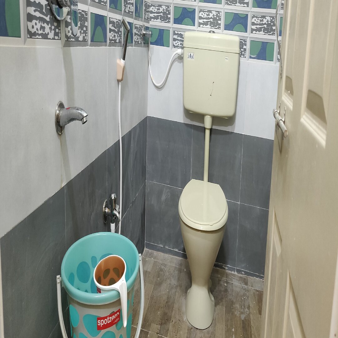 Hotel Sarovar deluxe - Tap to explore photos