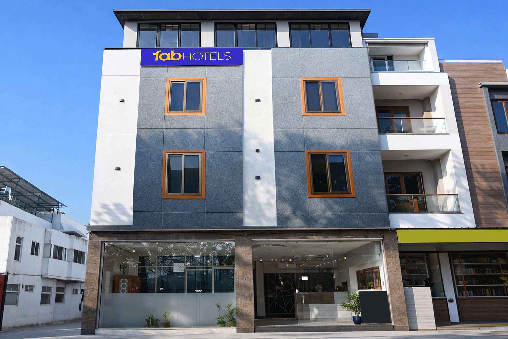FabHotel Kamari Inn, Vijay Nagar - Tap to explore photos
