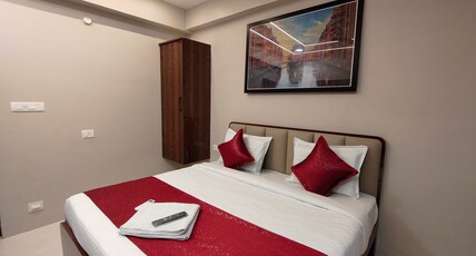 Theo Suites Hotel Madhapur Room Type - Deluxe Room